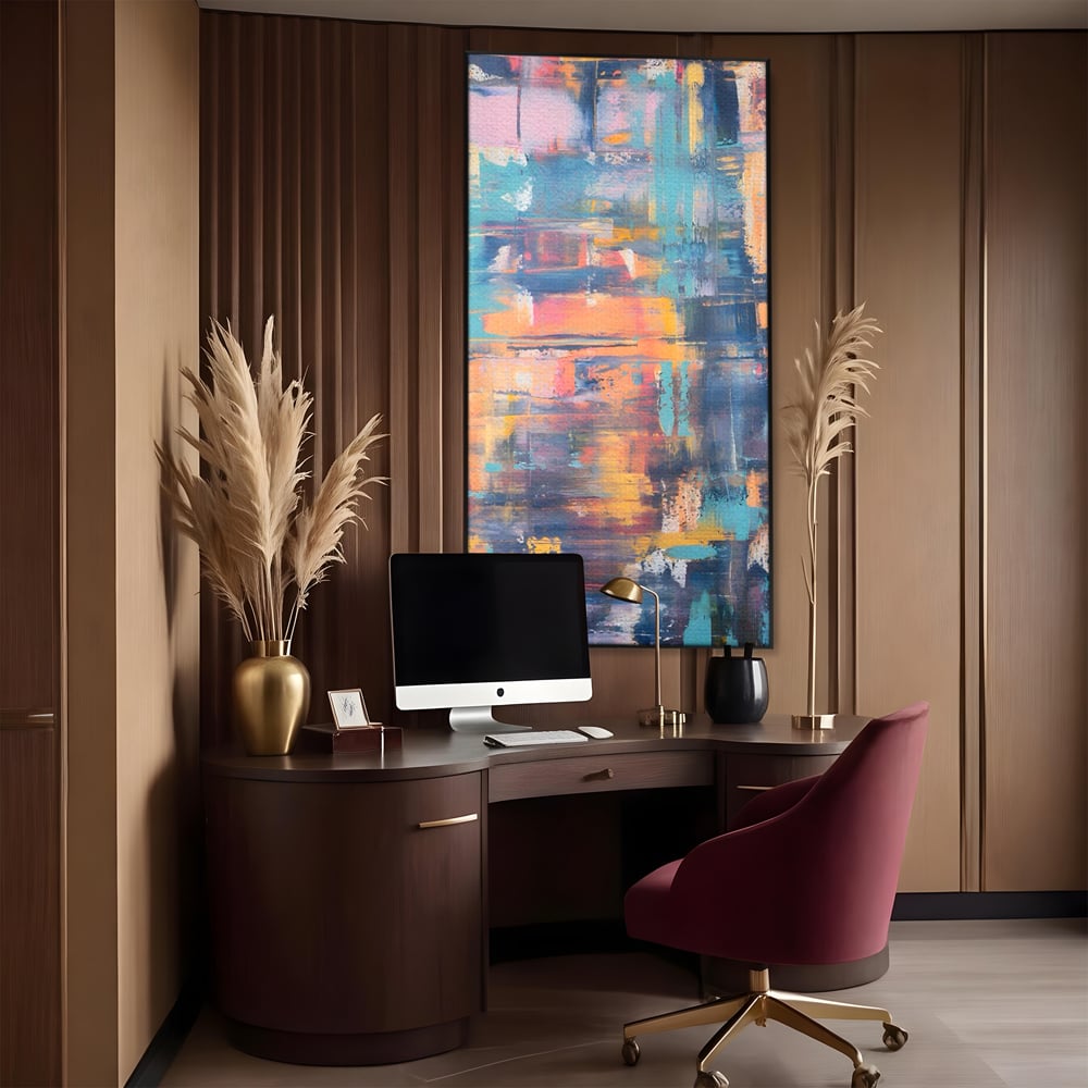 Tablou canvas cu pictura abstracta cu linii verticale, in rama de aluminiu negru, pe perete intr-un birou